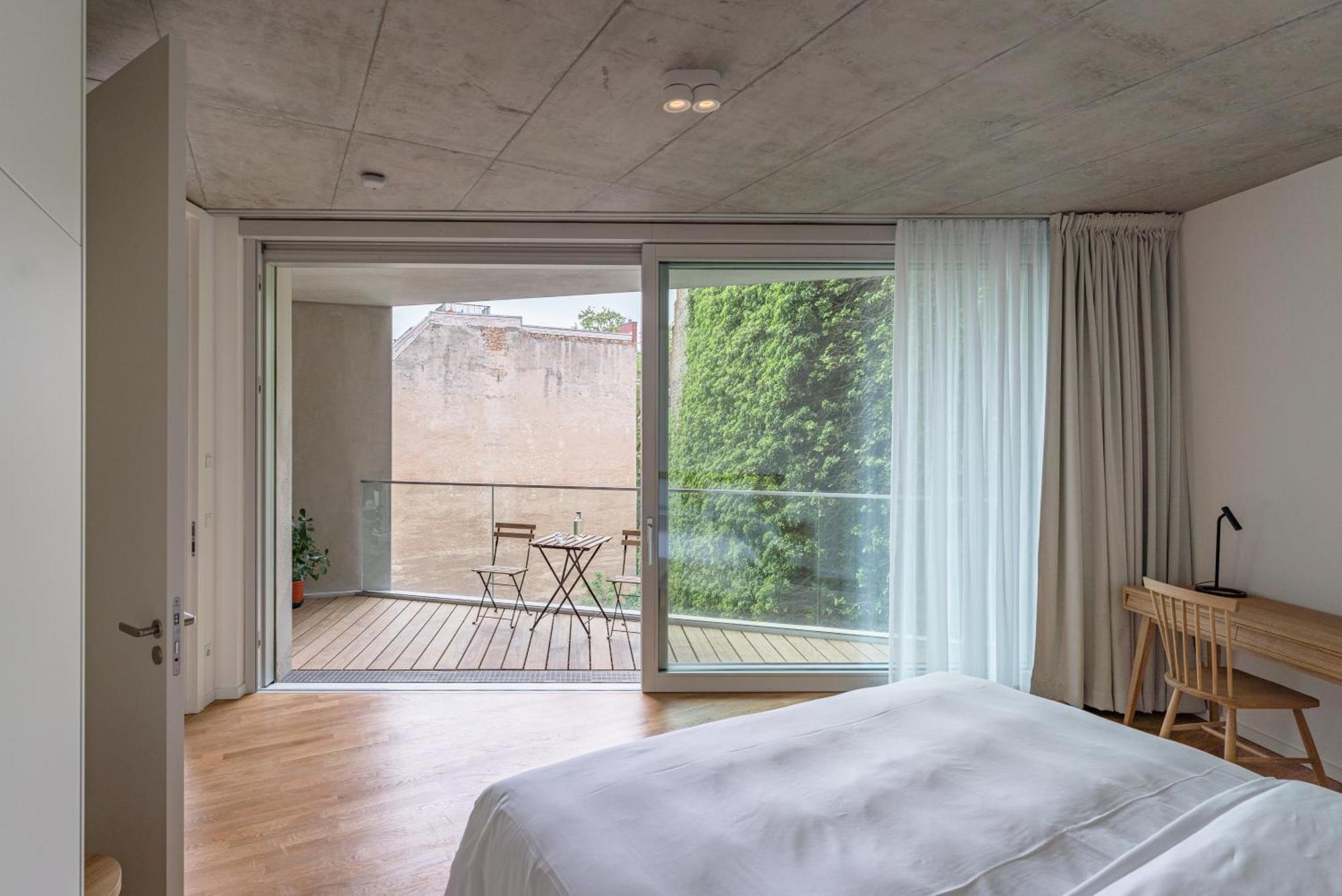 Carlotta Apartment